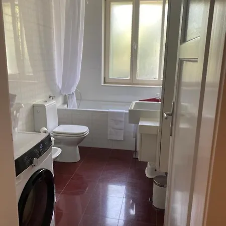 And Διαμέρισμα Σπλιτ